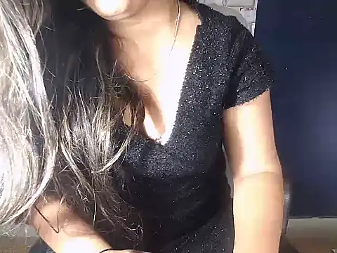 Hot Naina- online show from 12.19.24