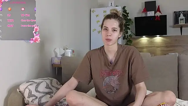 Girl alone home online show from 01.31.25