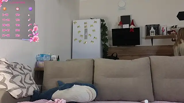 Girl alone home online show from 02.05.25