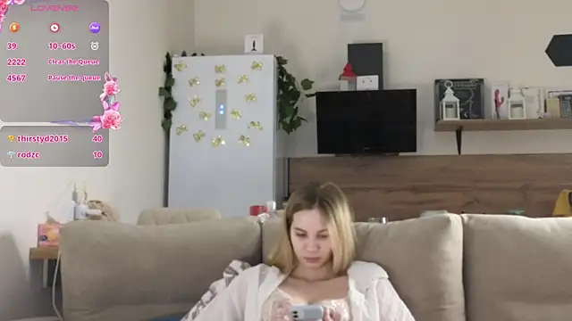 Girl alone home online show from 02.16.25