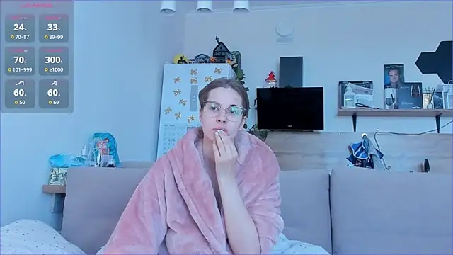 Girl alone home online show from 04.13.26