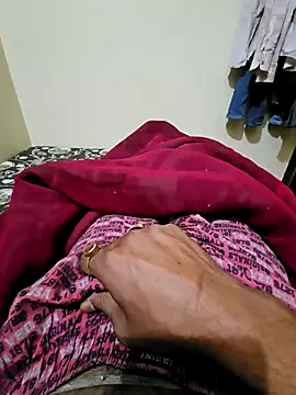 Snapshot of villagb12 chatting on 11.25.25 villagb12 online show from 11.25.25