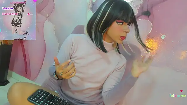 Snapshot of Tiff_Valentine chatting on 01.18.25 Tiff Valentine online show from 01.18.25