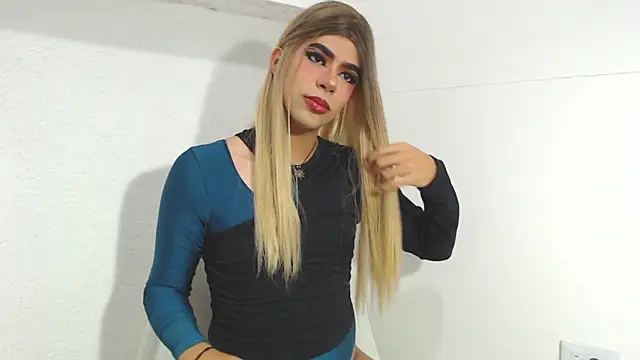 Tiff Valentine online show from 11.29.25