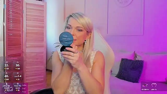 Gloria Lovely online show from 02.04.25