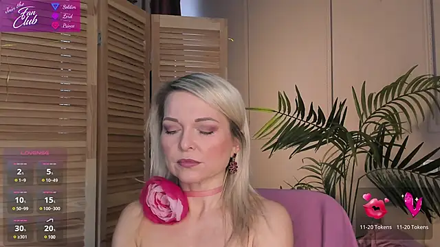 Gloria Lovely online show from 03.18.25