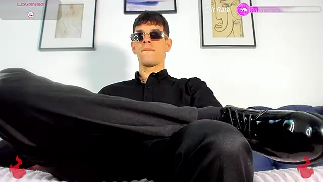 Snapshot of BRAYHAMBROWN chatting on 03.22.25 BRAYHAMBROWN online show from 03.22.25