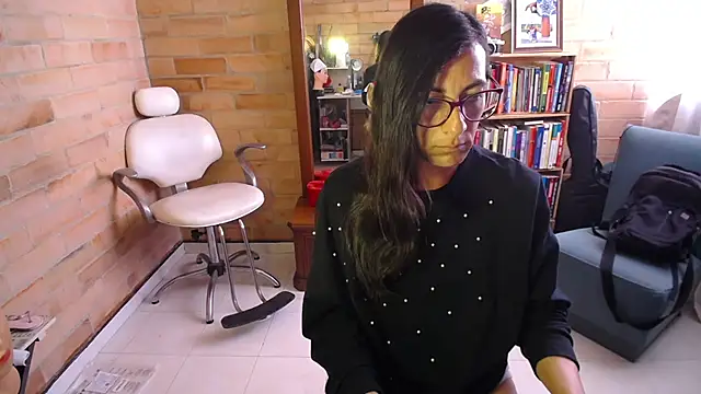 Snapshot of VioletaGomezCo chatting on 09.15.25 VioletaGomezCo online show from 09.15.25
