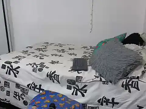 Snapshot of charlotte_077 chatting on 03.19.25 charlotte 077 online show from 03.19.25