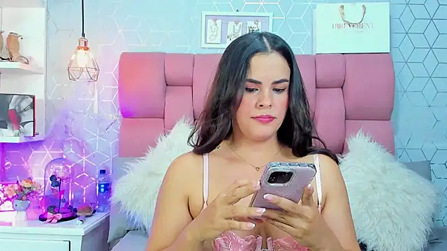 Snapshot of Zoebraham chatting on 09.24.25 Zoebraham online show from 09.24.25