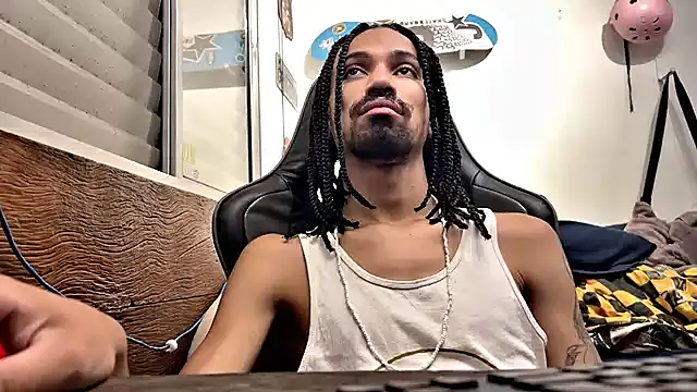 Snapshot of hotcamboy420 chatting on 02.06.25 hotcamboy420 online show from 02.06.25