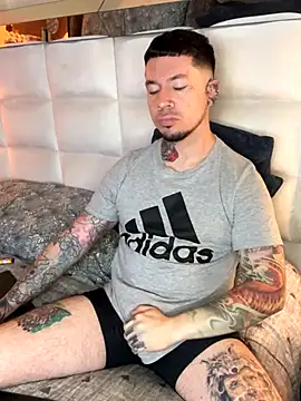 Snapshot of Adam_tatto chatting on 11.20.25 Adam tatto online show from 11.20.25