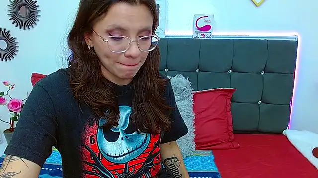 karlamorris  online show from 02.03.25