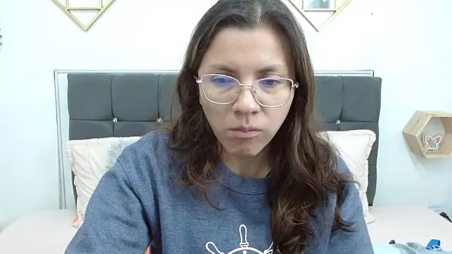 karlamorris  online show from 03.07.25