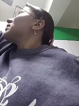 karlamorris  online show from 11.06.25