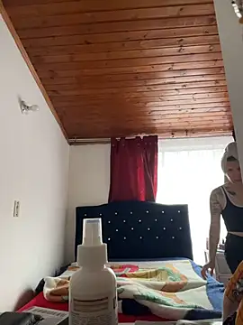 karlamorris  online show from 02.01.26