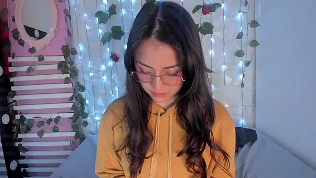 Sophy SmileSweet online show from 01.04.25