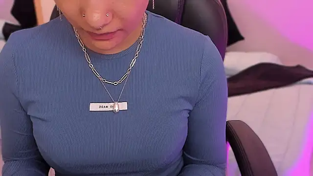 renee shelby  online show from 04.08.26