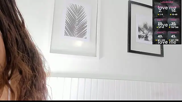 Snapshot of Anniee_boobs chatting on 12.21.24 Anniee boobs online show from 12.21.24