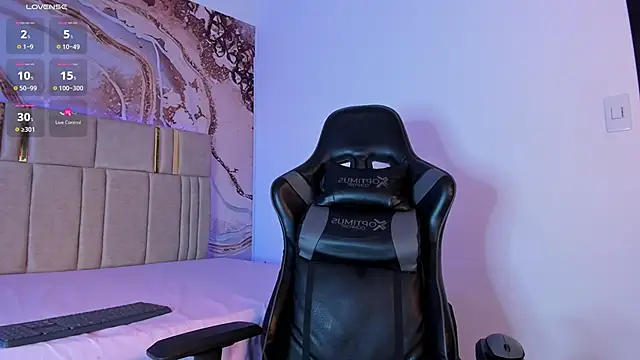 Snapshot of ChloeParkss_ chatting on 12.16.25 ChloeParkss online show from 12.16.25