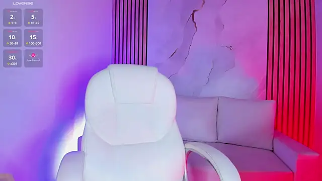 Snapshot of ChloeParkss_ chatting on 12.17.25 ChloeParkss online show from 12.17.25