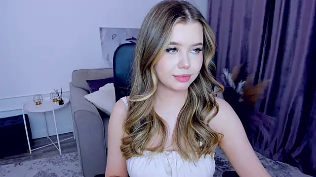 Snapshot of FollowLovee chatting on 02.19.25 FollowLovee online show from 02.19.25