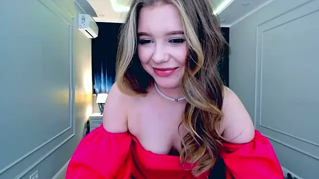 Snapshot of FollowLovee chatting on 03.18.25 FollowLovee online show from 03.18.25
