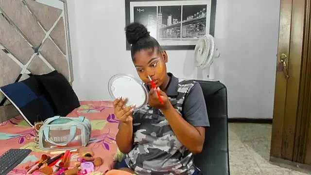 EvaxEmma online show from 04.01.26