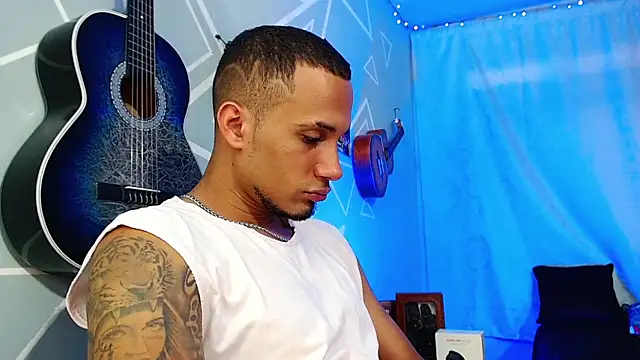 MagnusFrost online show from 02.19.25