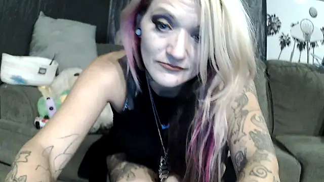 Candalicious online show from 11.27.25