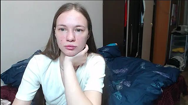 leila bambi  online show from 03.14.25