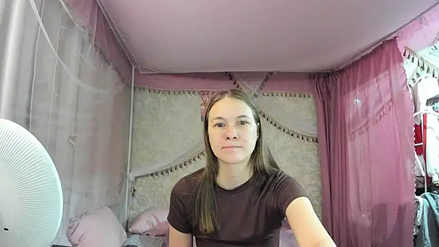 leila bambi  online show from 04.01.26