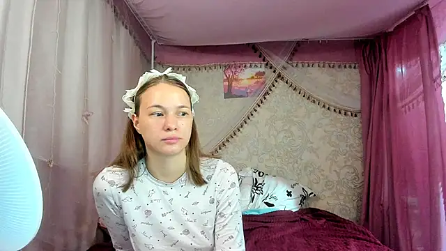 leila bambi  online show from 06.29.26