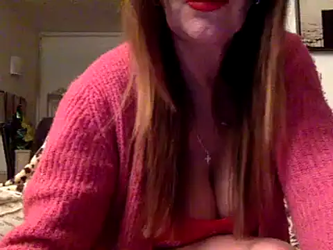 Snapshot of gildamilf chatting on 12.29.24 gildamilf online show from 12.29.24