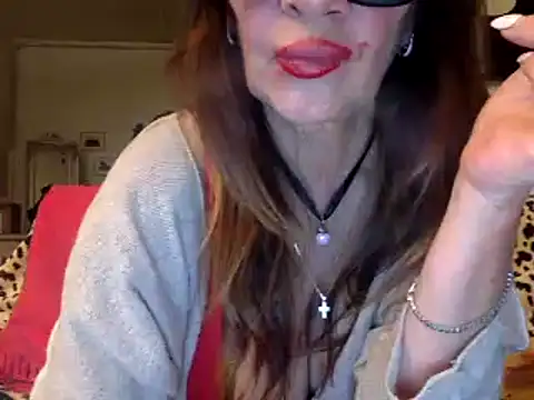 Snapshot of gildamilf chatting on 01.24.25 gildamilf online show from 01.24.25