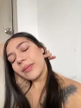 Latina vanessa online show from 11.15.25