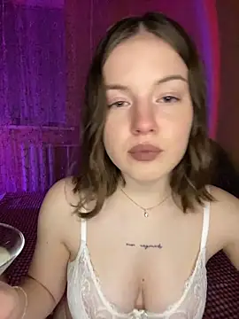 Snapshot of MizantropLos chatting on 11.13.25 MizantropLos online show from 11.13.25