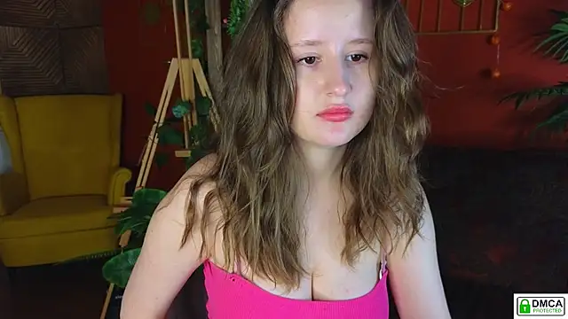 Snapshot of SquirtBabee chatting on 10.18.25 SquirtBabee online show from 10.18.25