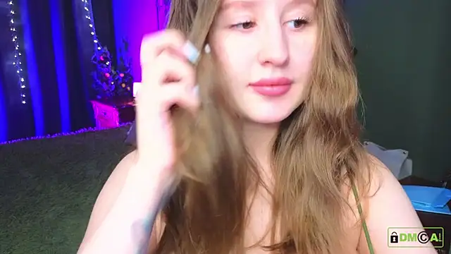 Snapshot of SquirtBabee chatting on 11.18.25 SquirtBabee online show from 11.18.25