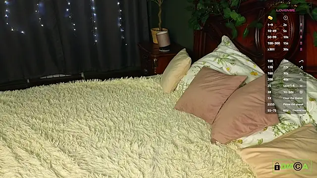 Snapshot of SquirtBabee chatting on 11.24.25 SquirtBabee online show from 11.24.25