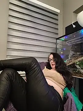 Snapshot of CamilleDesire chatting on 11.19.25 CamilleDesire online show from 11.19.25