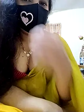 Snapshot of Ameera19 chatting on 03.08.25 Ameera19 online show from 03.08.25