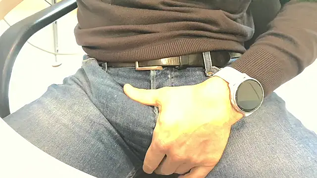 Snapshot of alessandroman2114 chatting on 02.13.26 alessandroman2114 online show from 02.13.26