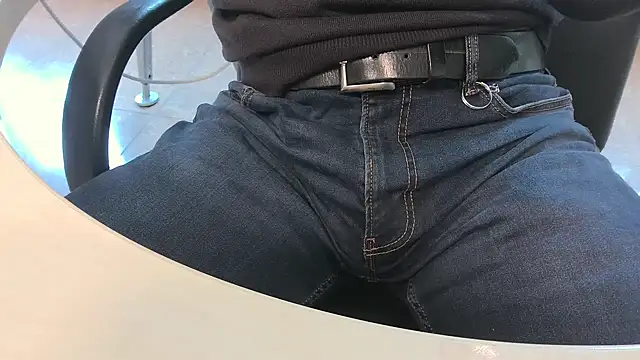 Snapshot of alessandroman2114 chatting on 03.02.26 alessandroman2114 online show from 03.02.26