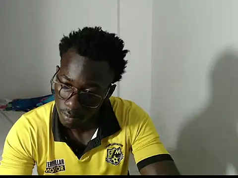  Lowmaypalacios online show from 04.13.26