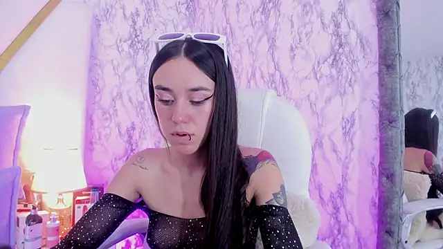 Athziry  online show from 12.11.24