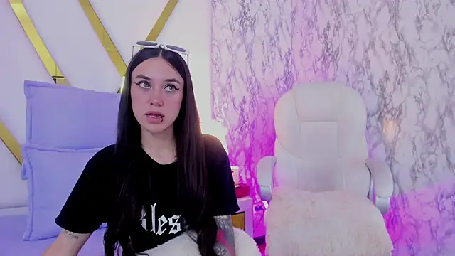 Athziry  online show from 12.14.24