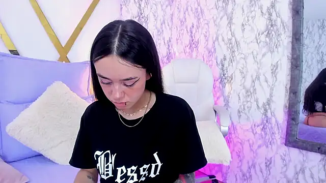 Athziry  online show from 12.20.24