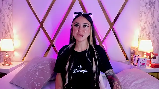 Athziry  online show from 02.10.25