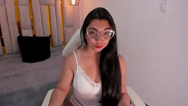 Snapshot of Karla_hernandez_ chatting on 02.01.25 Karla hernandez online show from 02.01.25